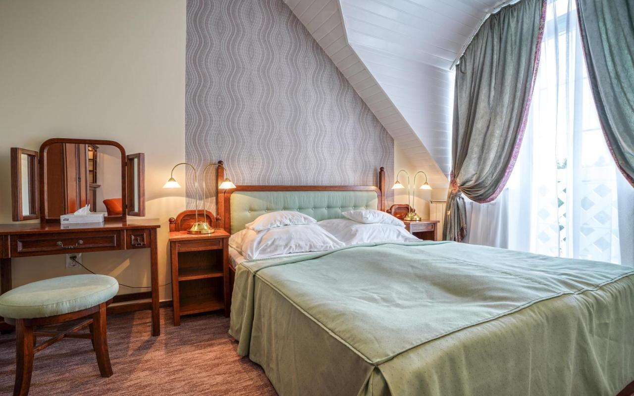 Hotel Erzsebet Heviz Bagian luar foto