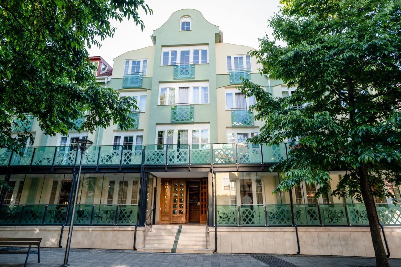 Hotel Erzsebet Heviz Bagian luar foto