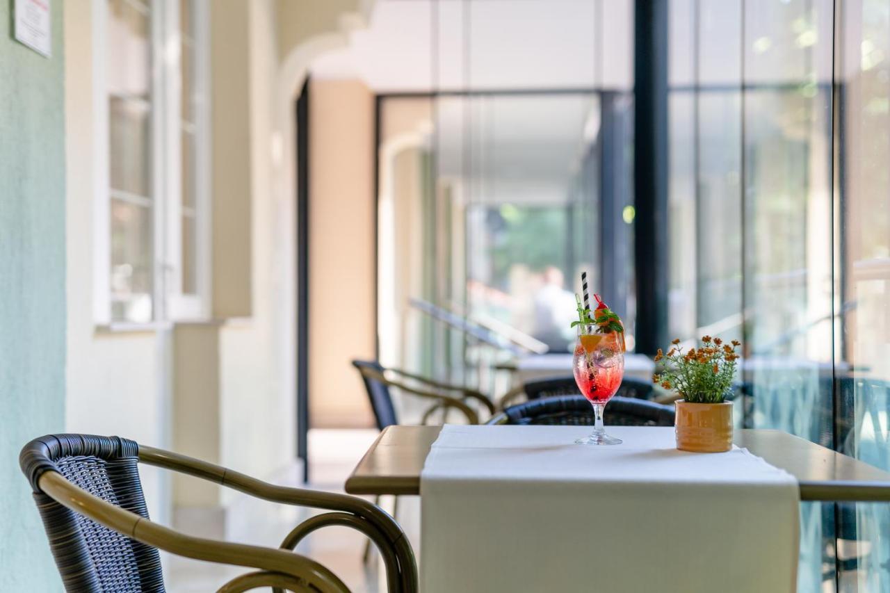 Hotel Erzsebet Heviz Bagian luar foto