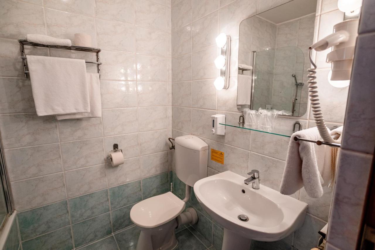 Hotel Erzsebet Heviz Bagian luar foto