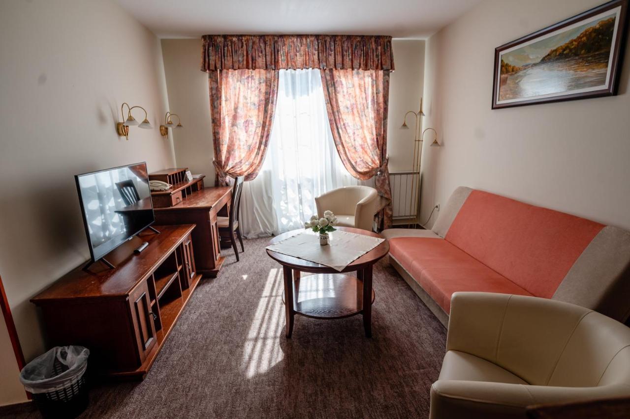 Hotel Erzsebet Heviz Bagian luar foto