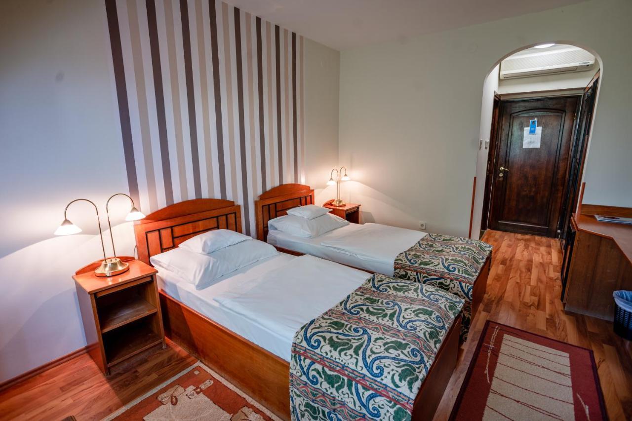 Hotel Erzsebet Heviz Bagian luar foto