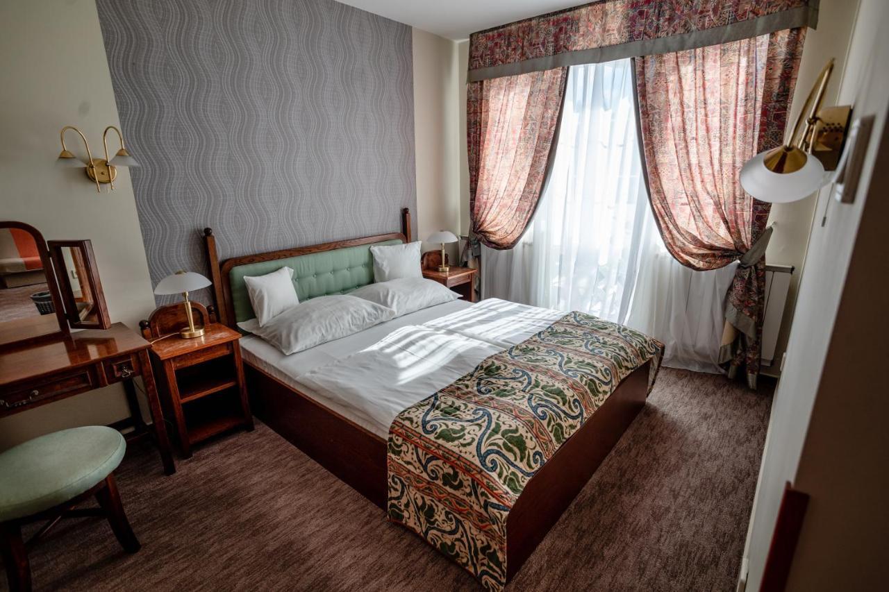 Hotel Erzsebet Heviz Bagian luar foto