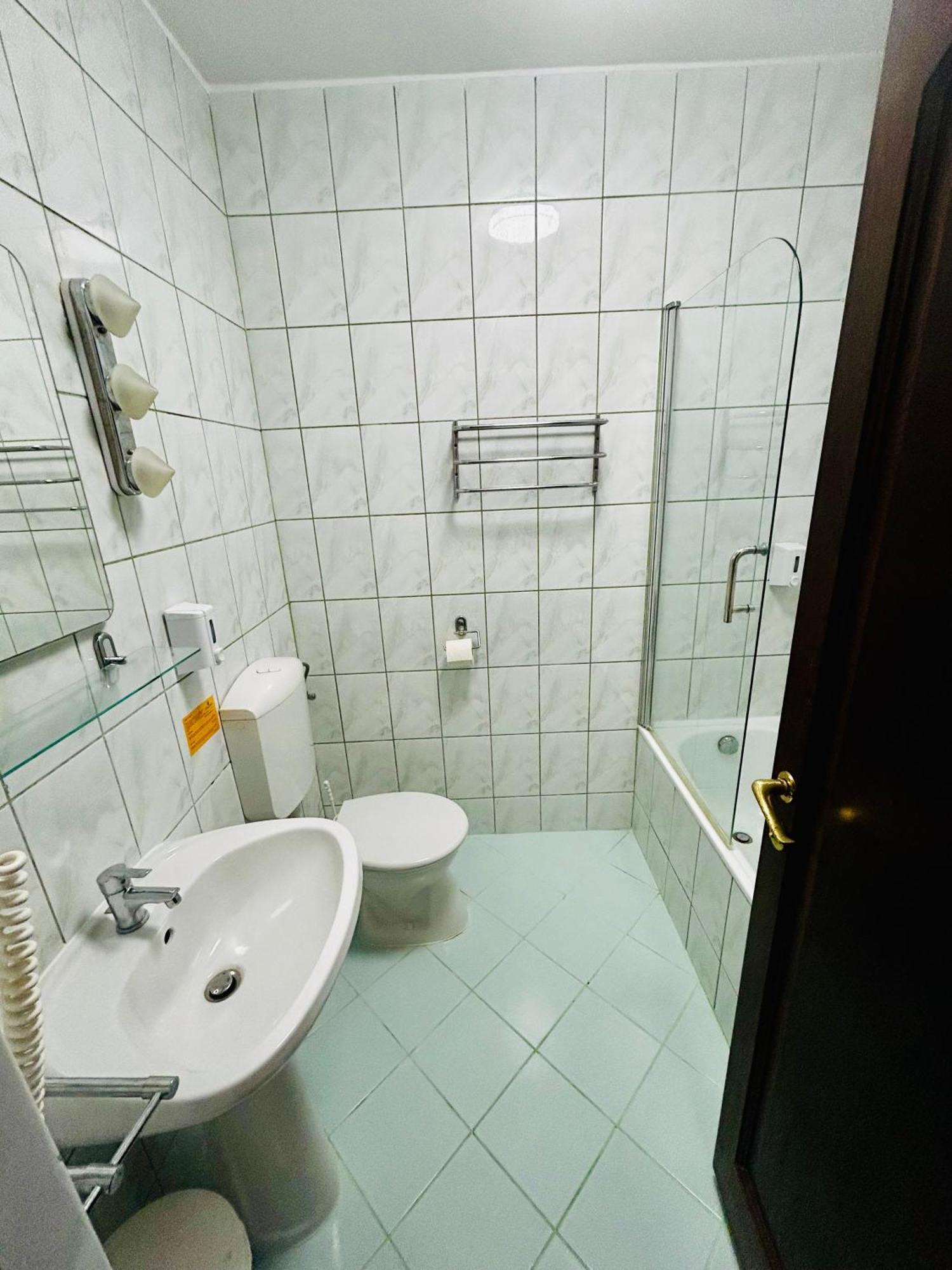 Hotel Erzsebet Heviz Bagian luar foto