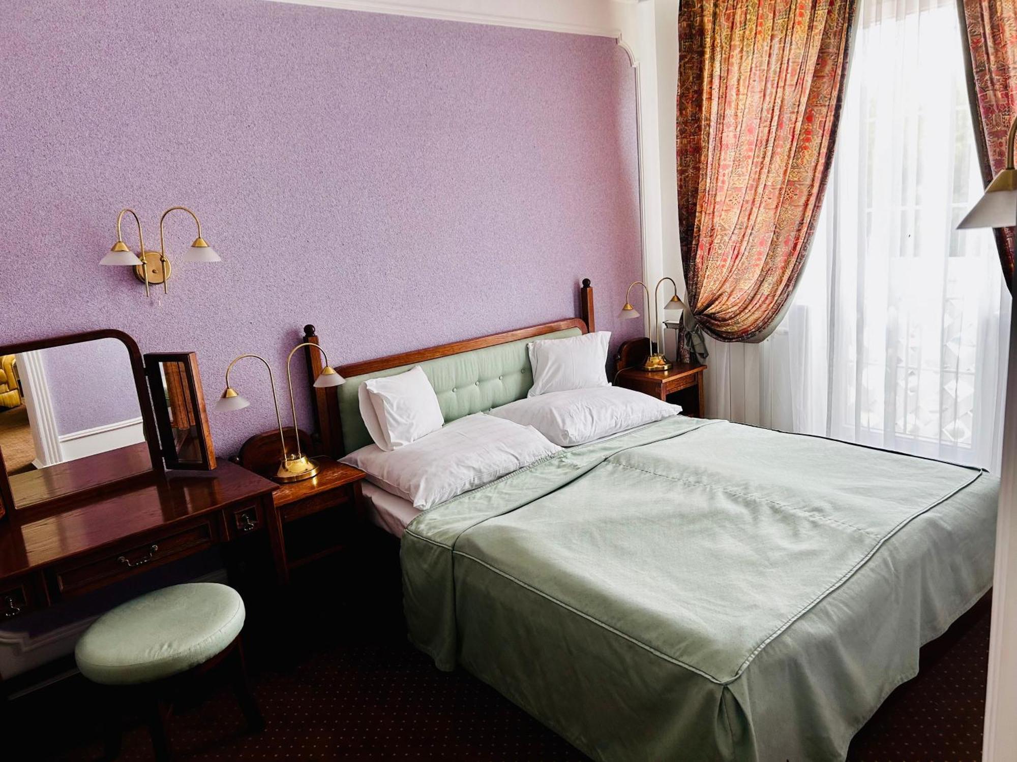 Hotel Erzsebet Heviz Bagian luar foto