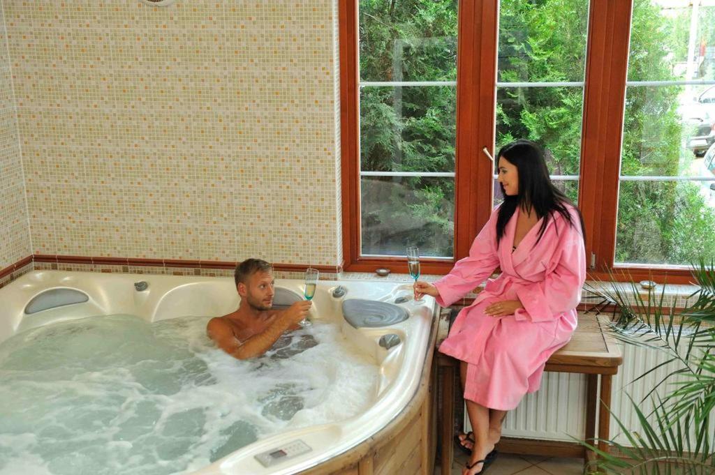 Hotel Erzsebet Heviz Bagian luar foto
