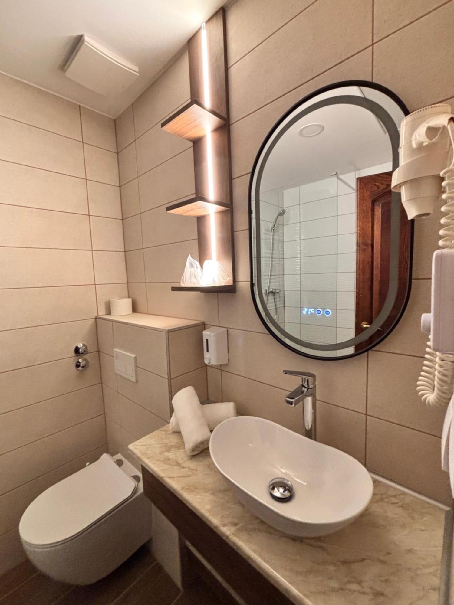 Hotel Erzsebet Heviz Bagian luar foto