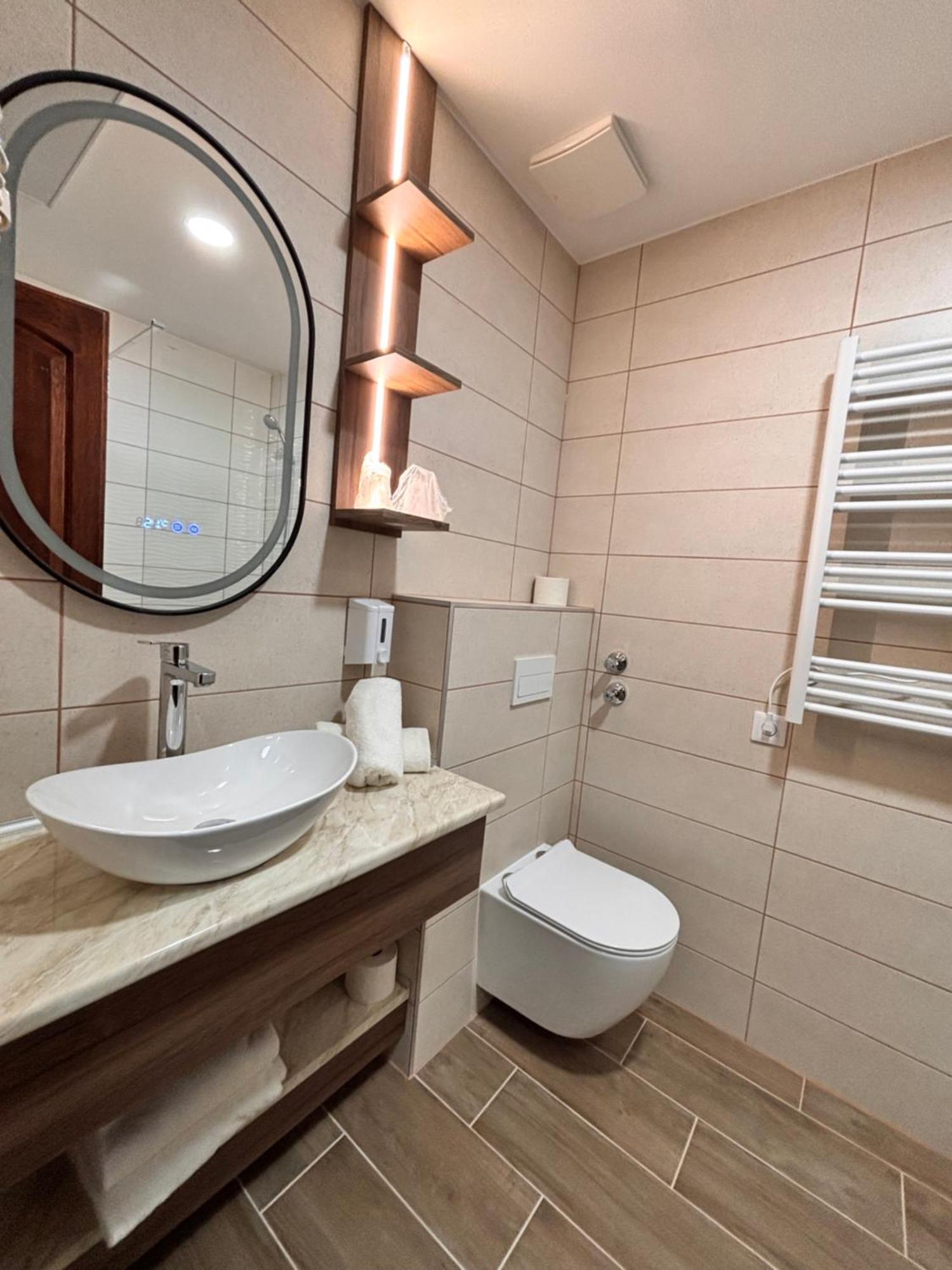 Hotel Erzsebet Heviz Bagian luar foto