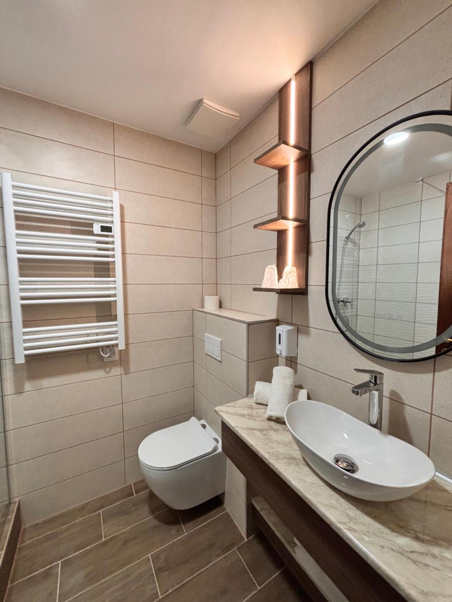Hotel Erzsebet Heviz Bagian luar foto