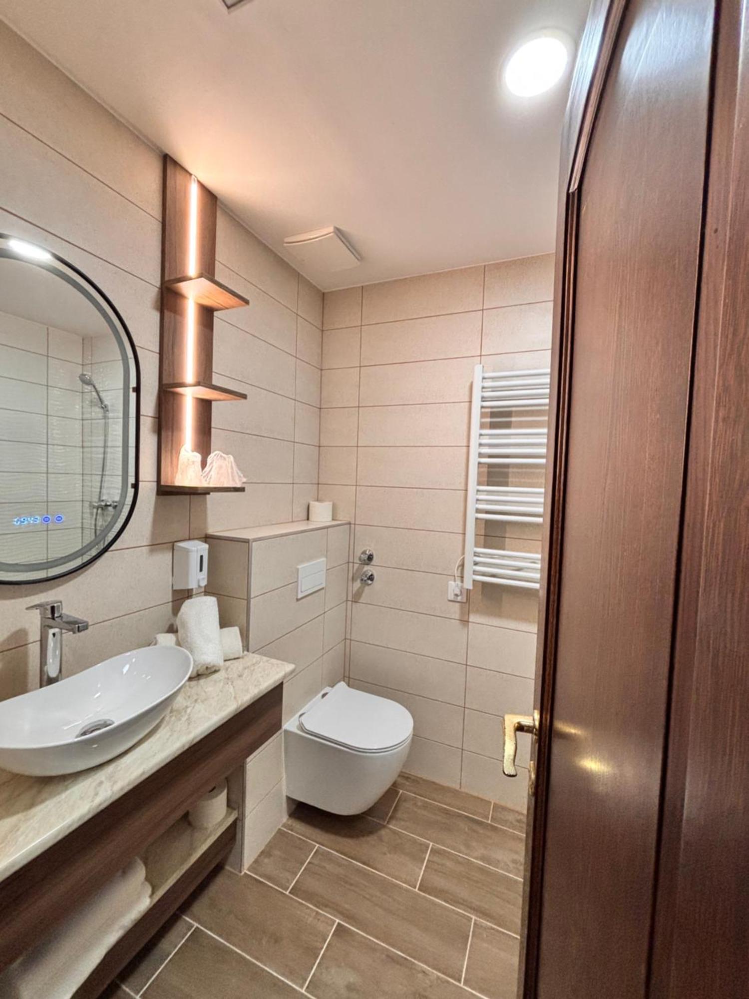 Hotel Erzsebet Heviz Bagian luar foto
