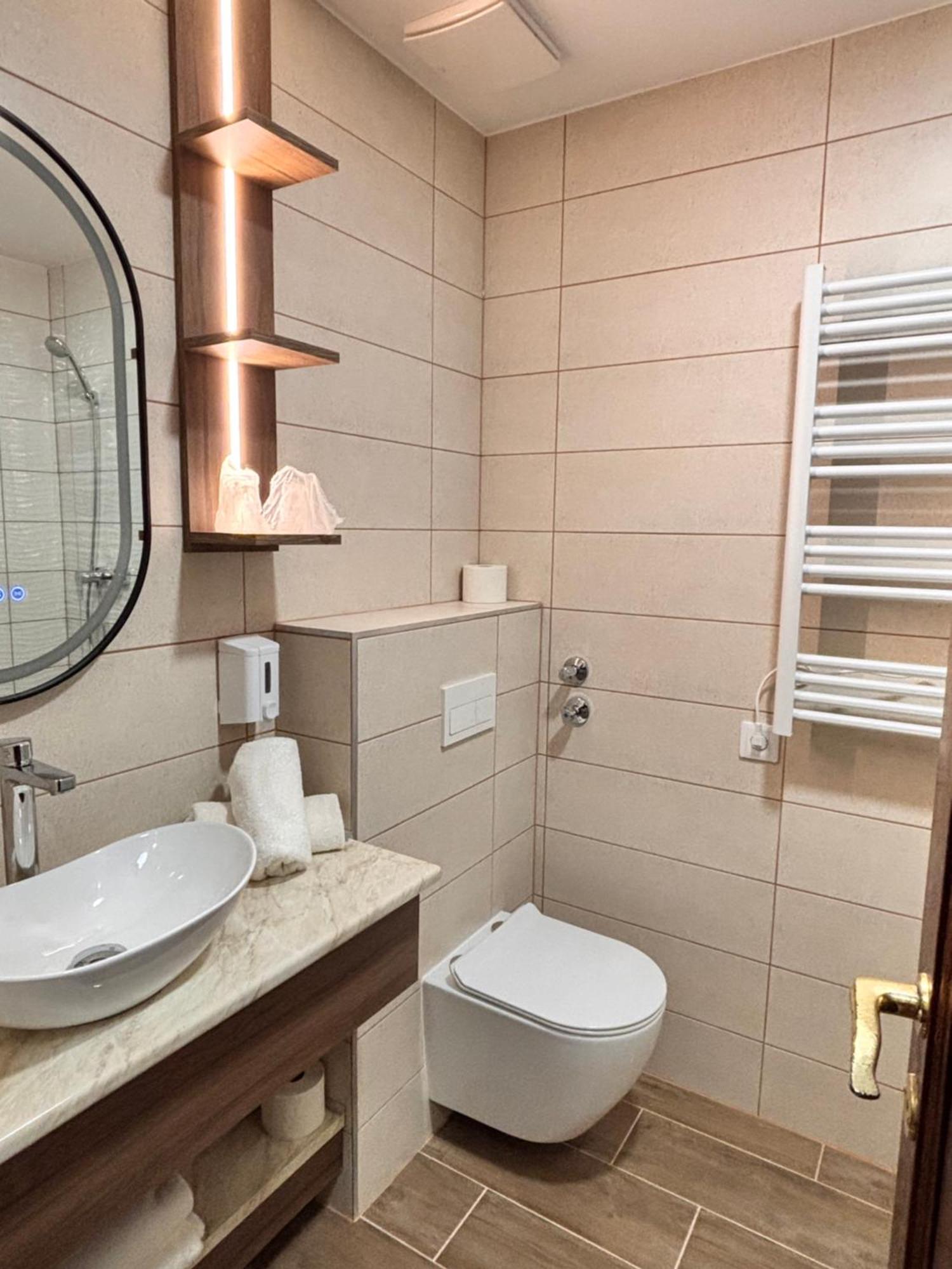 Hotel Erzsebet Heviz Bagian luar foto