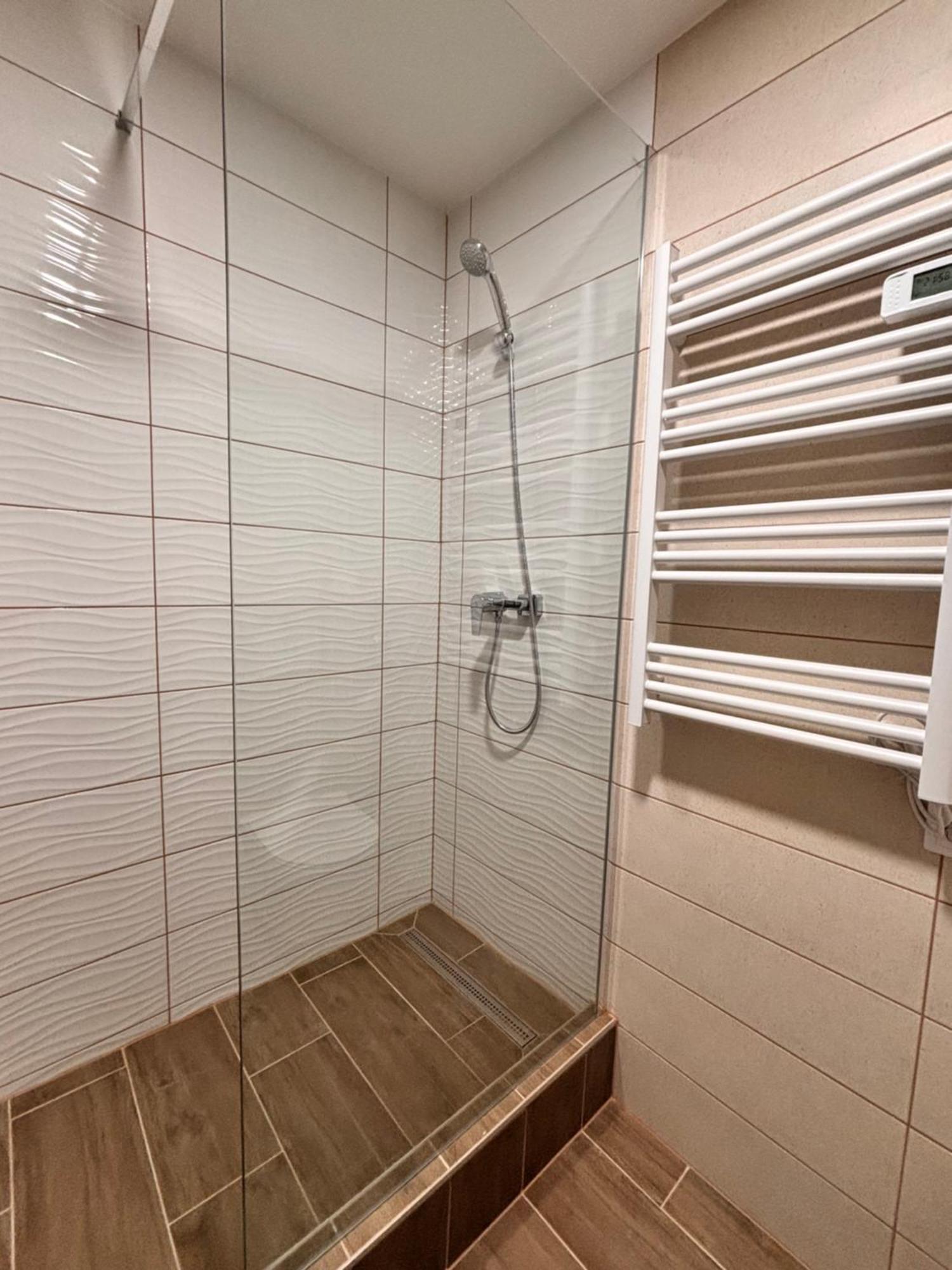 Hotel Erzsebet Heviz Bagian luar foto